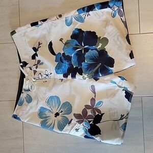 Quicksilver board shorts size 36